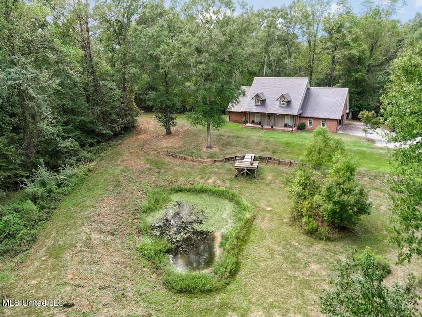 Welcome to 52 Ogden Road, your private getaway in the Kingston - photo 3