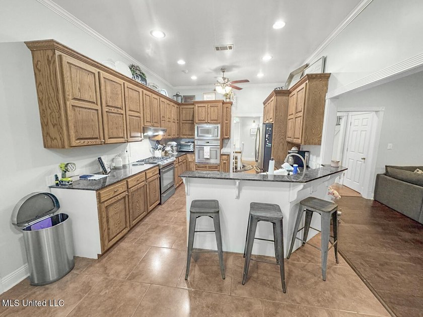 Welcome to 52 Ogden Road, your private getaway in the Kingston - photo 5