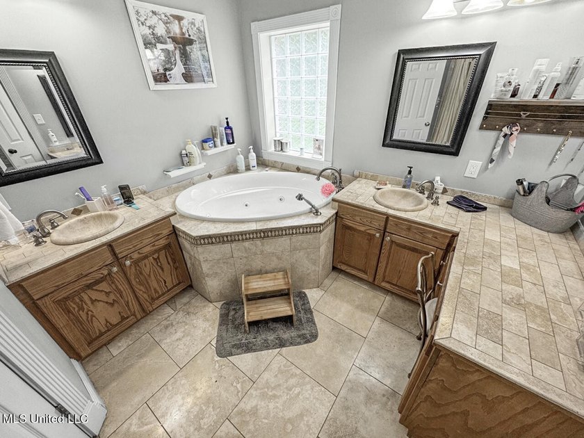 Welcome to 52 Ogden Road, your private getaway in the Kingston - photo 10