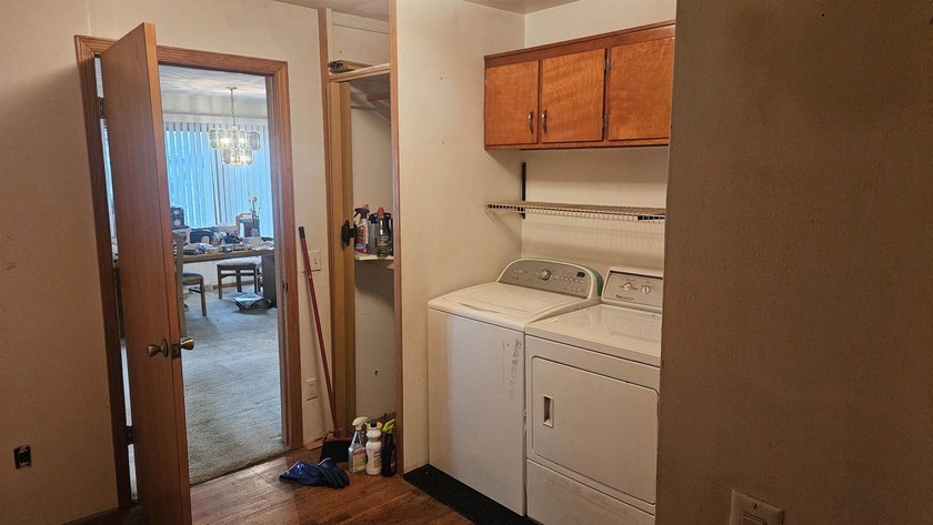 Project house with good bones! Note: Will not pass VA or FHA - photo 10