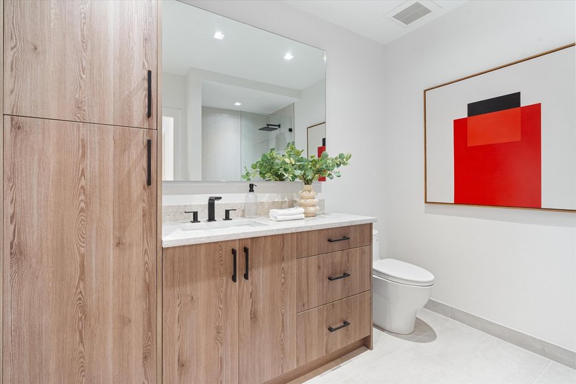 Classic Fort Lauderdale meets modern luxury in this beautifully - photo 22