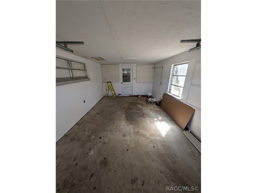 MOVE-IN READY GEM IN THE HEART OF BEVERLY HILLS! Discover the - photo 25
