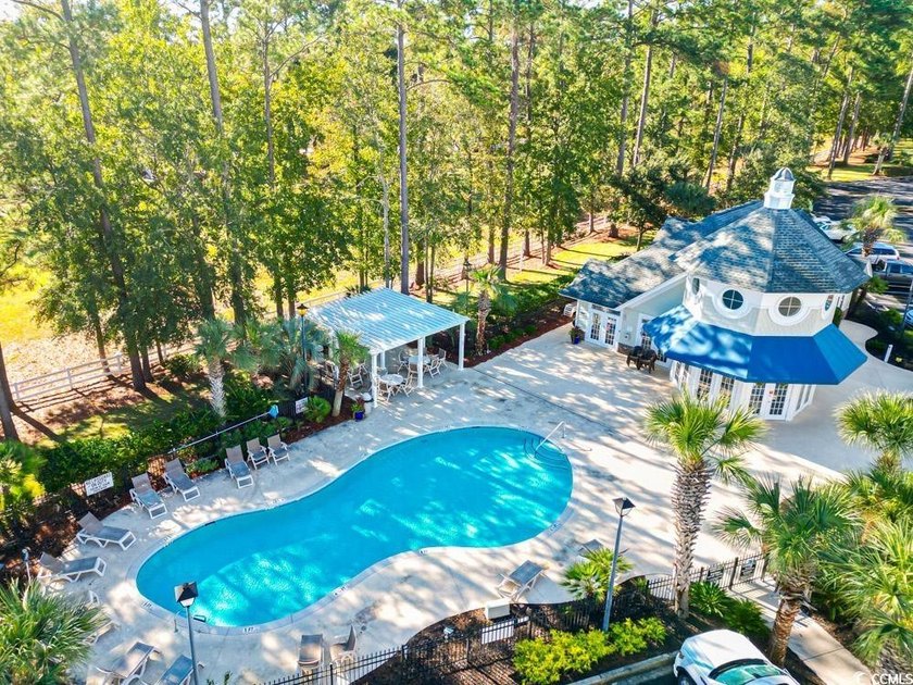 Price Improvement! Excellent location on the golf course. Enjoy - photo 2