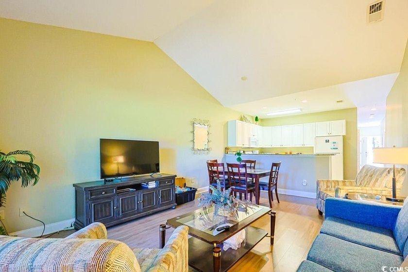 Price Improvement! Excellent location on the golf course. Enjoy - photo 6