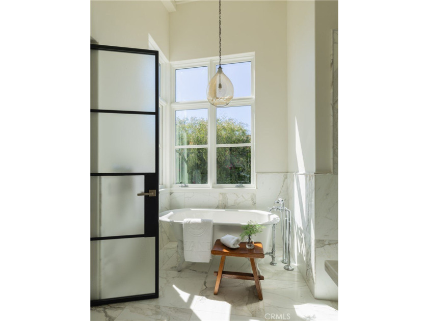 Welcome to 2217 Laurel Place -a bespoke architectural gem tucked - photo 11