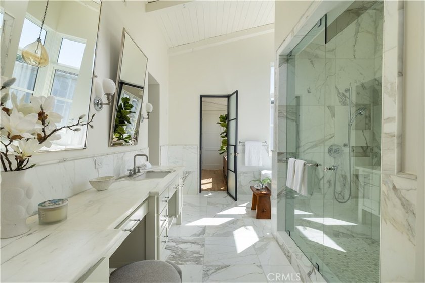 Welcome to 2217 Laurel Place -a bespoke architectural gem tucked - photo 12