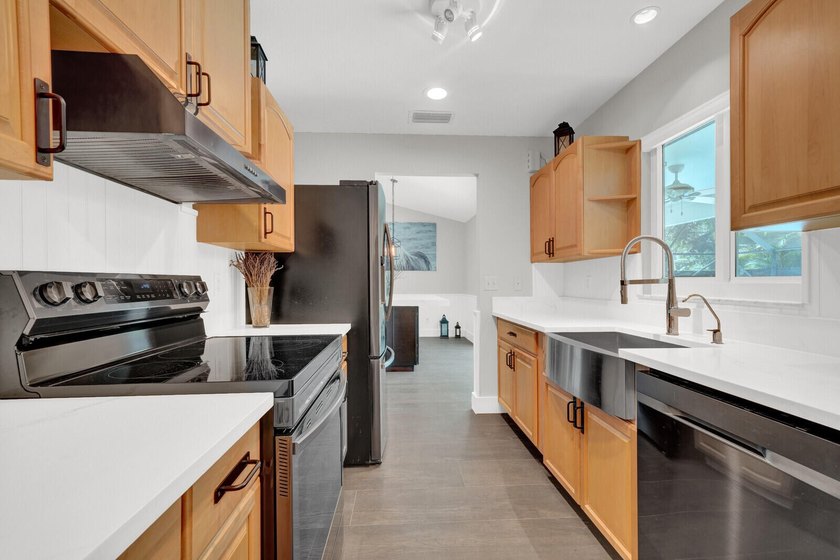 If you are looking for an extremely Clean &amp; well maintained Home - photo 14