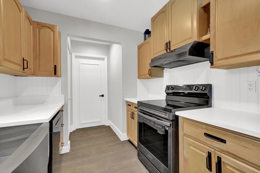 If you are looking for an extremely Clean &amp; well maintained Home - photo 17