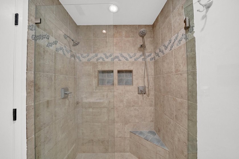 If you are looking for an extremely Clean &amp; well maintained Home - photo 26