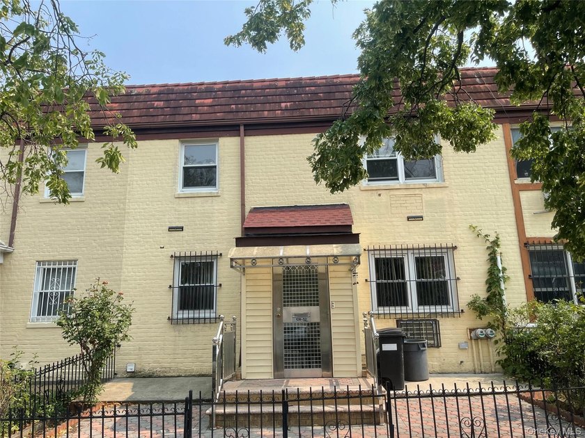 Lovely, sunny, two-family house. Close to supermarket, school - photo 2