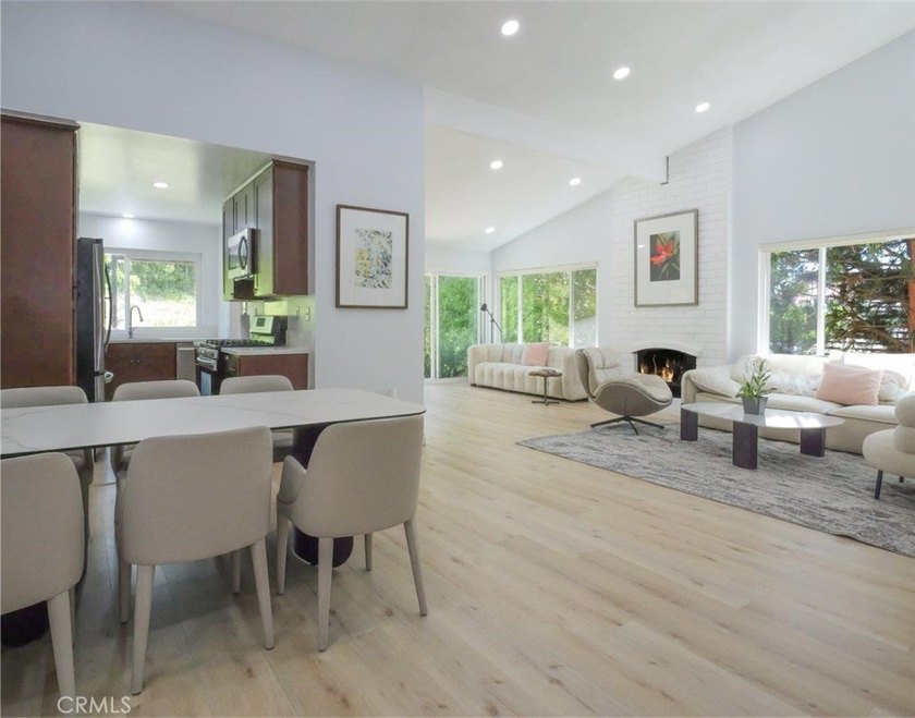 Nestled on a quiet street at the heart of the Palos Verdes - photo 10