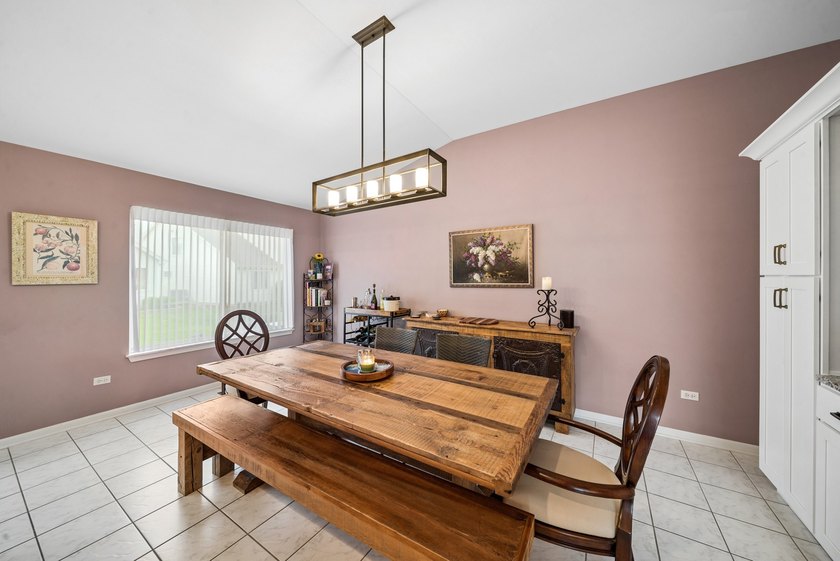 UPDATED 2155SF 3 BEDROOM, 3 BATH RANCH. ADDITIONAL LIVING SPACE - photo 13