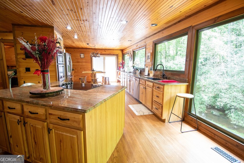 Welcome to a truly extraordinary mountain retreat that offers - photo 14