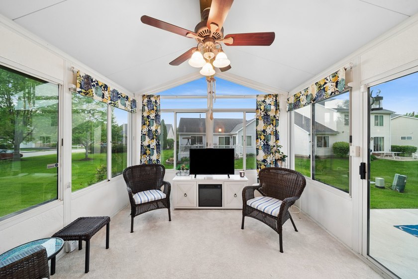 UPDATED 2155SF 3 BEDROOM, 3 BATH RANCH. ADDITIONAL LIVING SPACE - photo 14