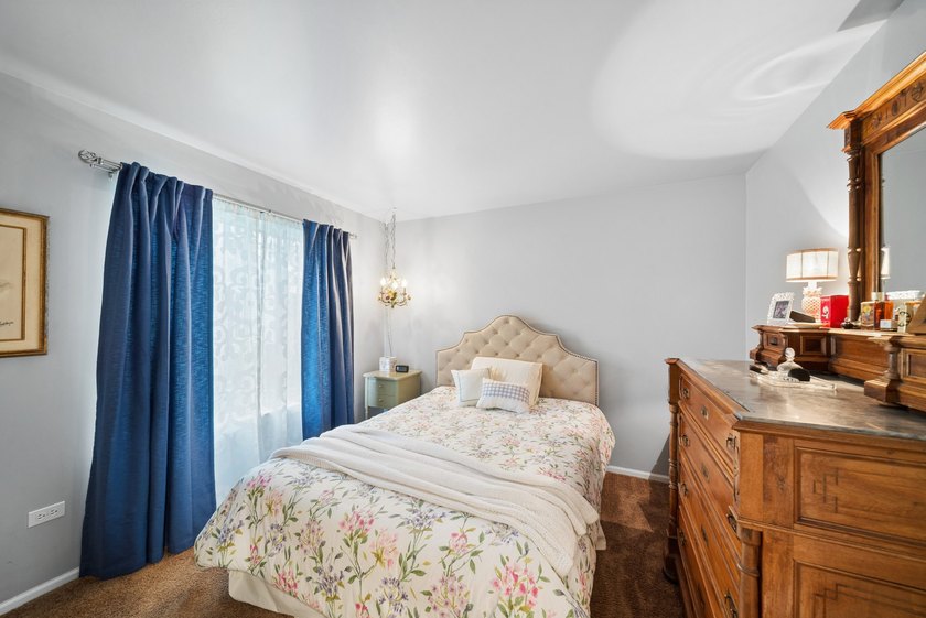 UPDATED 2155SF 3 BEDROOM, 3 BATH RANCH. ADDITIONAL LIVING SPACE - photo 21