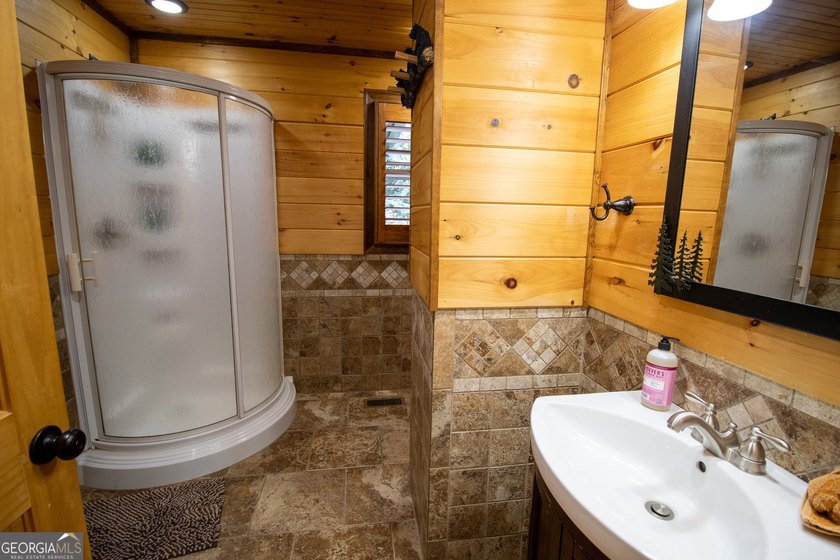 Welcome to a truly extraordinary mountain retreat that offers - photo 22