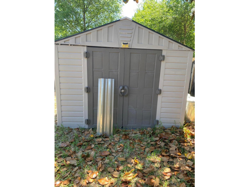 RECENTLY UPDATED (approximately $75,000 in upgrades) 3 BR 2 BA - photo 25