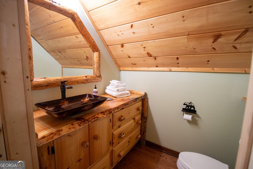 Welcome to a truly extraordinary mountain retreat that offers - photo 25