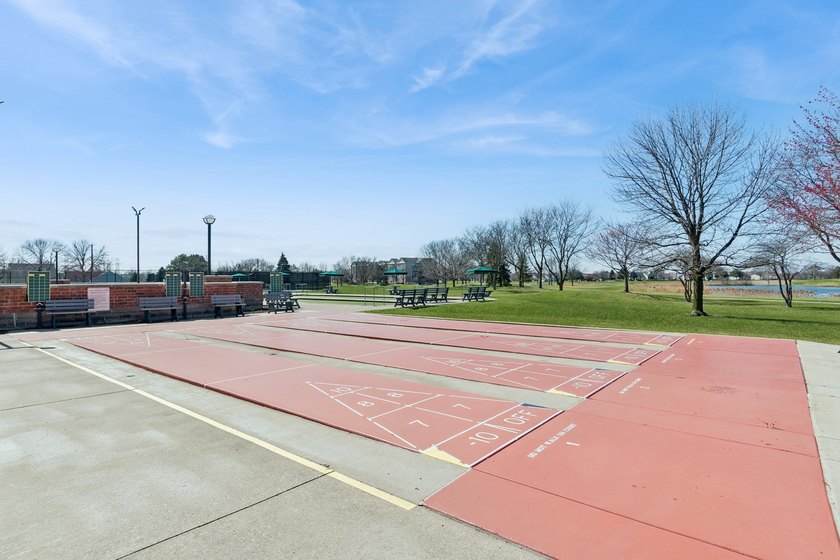 UPDATED 2155SF 3 BEDROOM, 3 BATH RANCH. ADDITIONAL LIVING SPACE - photo 36
