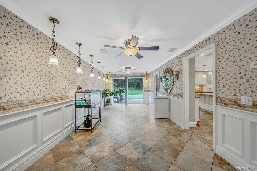 Welcome to this beautifully maintained 4-bedroom, 3-full bath - photo 5