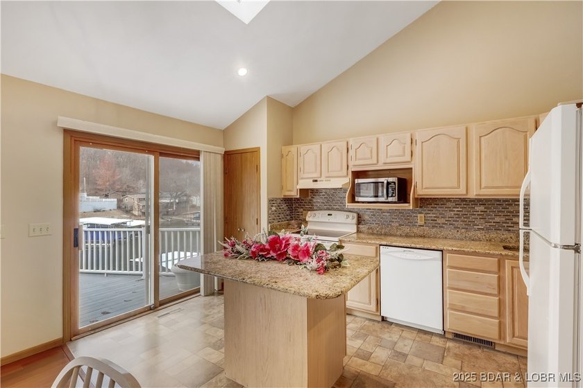 BACK ON THE MARKET!! Well-maintained waterfront home located in - photo 12