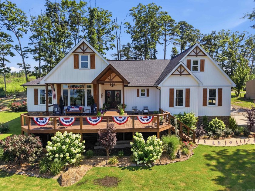 Beautiful Custom Built Home sitting on 10.38 acres w/Views of - photo 8