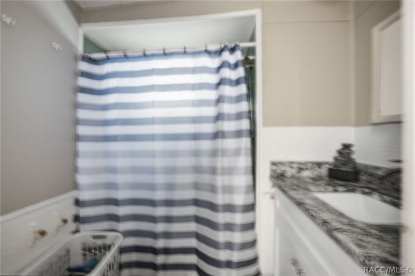 INCOME PRODUCING PROPERTY. TOTAL OF 5 SEPERATE HOUSES!!! House 2 - photo 27