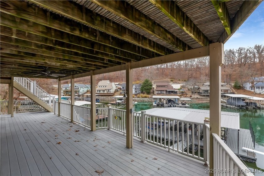 BACK ON THE MARKET!! Well-maintained waterfront home located in - photo 29
