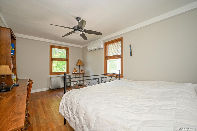 Beautifully maintained detached Colonial in sought-after Bayside - photo 13