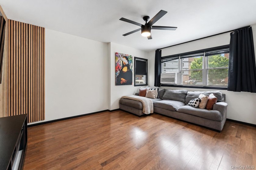 Opportunity knocks in the Pelham Bay section of the Bronx! This - photo 3