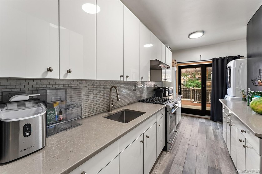 Opportunity knocks in the Pelham Bay section of the Bronx! This - photo 7