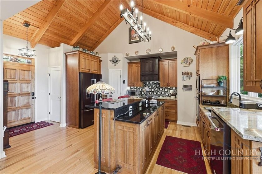 Built in 2023 and perched just moments from Blowing Rock in Echo - photo 11
