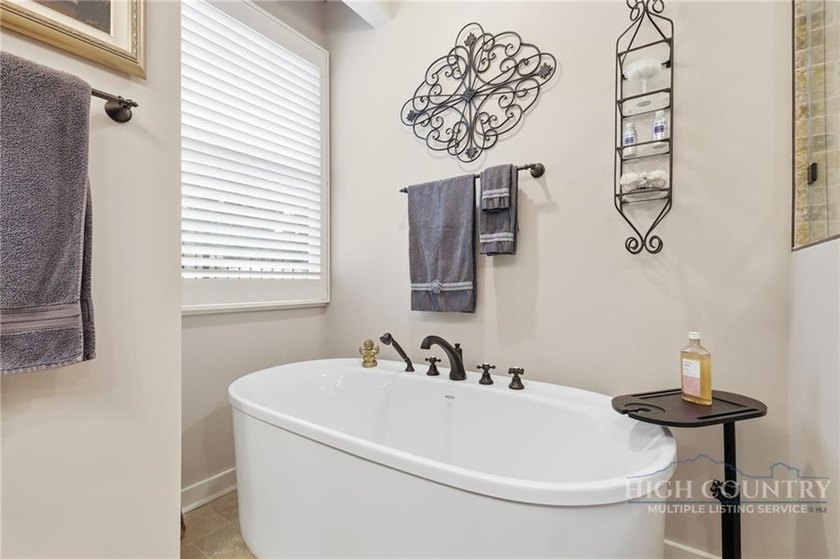 Built in 2023 and perched just moments from Blowing Rock in Echo - photo 33