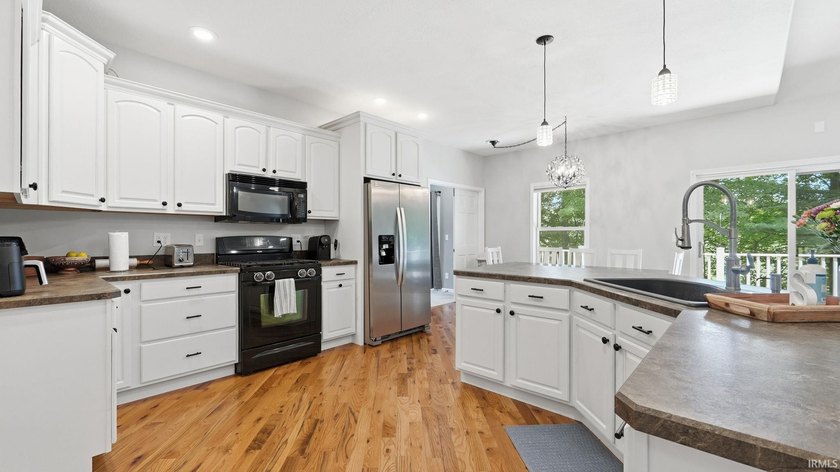 New Listing in Culver, Indiana! This beautifully updated - photo 8