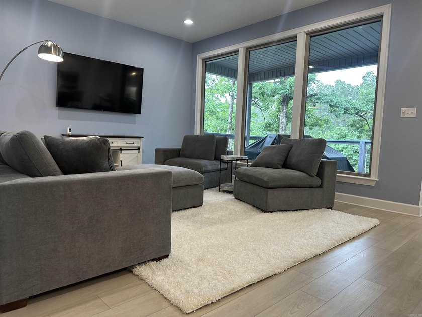 Wake up to peaceful lake views and enjoy the easy - photo 6