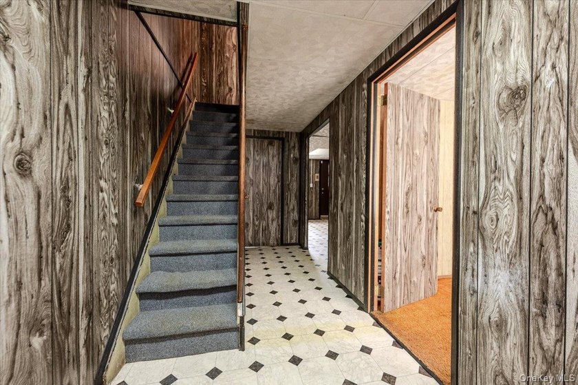 Well-kept 2BR/1.5BA single-family with a finished basement - photo 11