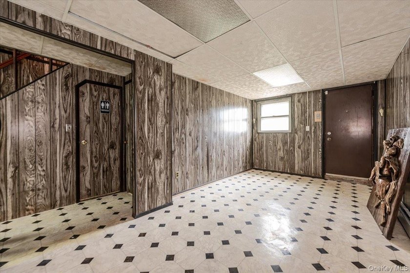 Well-kept 2BR/1.5BA single-family with a finished basement - photo 12
