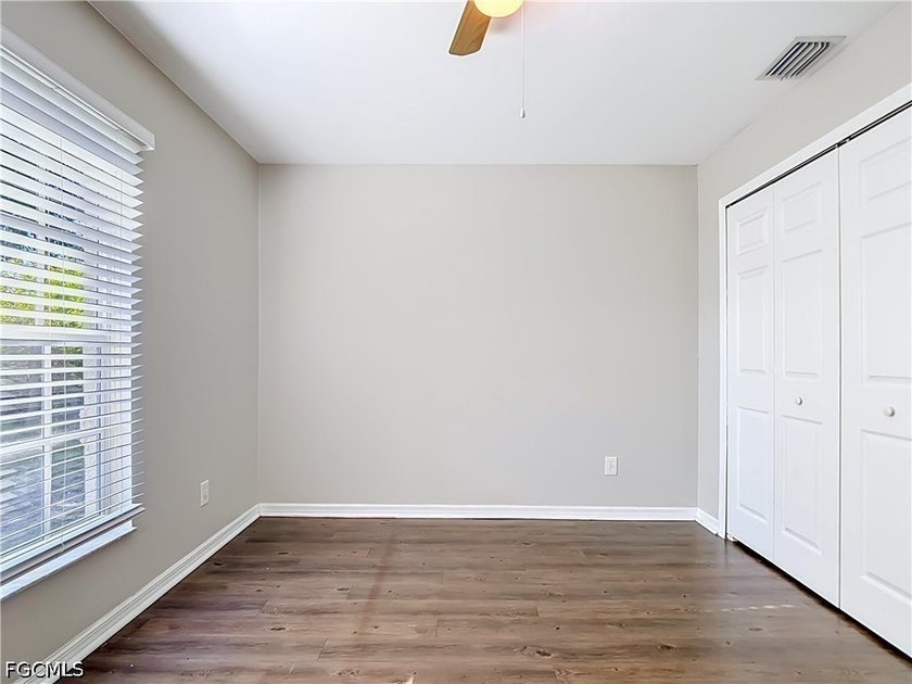 Discover this well-maintained 3-bedroom, 2-bathroom home - photo 14