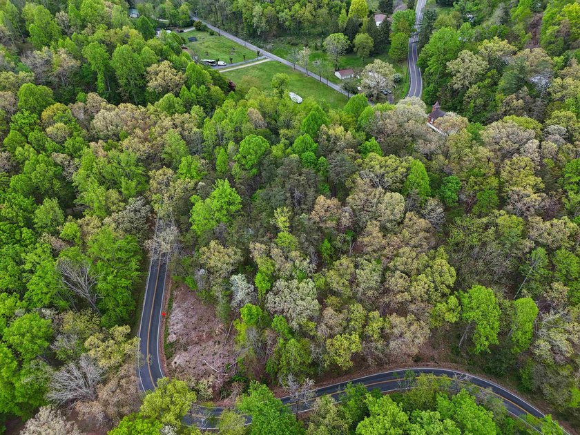 **MOTIVATED SELLERS**Ideal recreational location, 0.60 mile to - photo 10