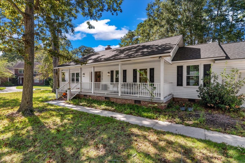 Welcome to 116 Palmetto Bluff Drive -- a beautifully renovated - photo 3