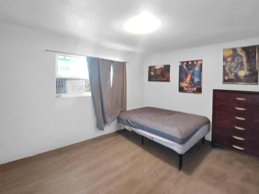 2/1 each side CBS Duplex with easy access to US 1 and downtown - photo 2