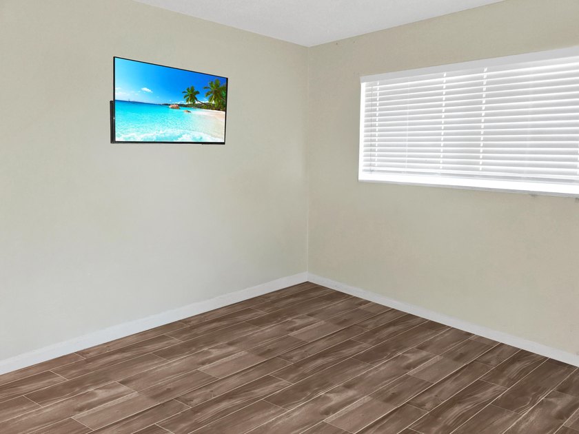 2/1 each side CBS Duplex with easy access to US 1 and downtown - photo 10