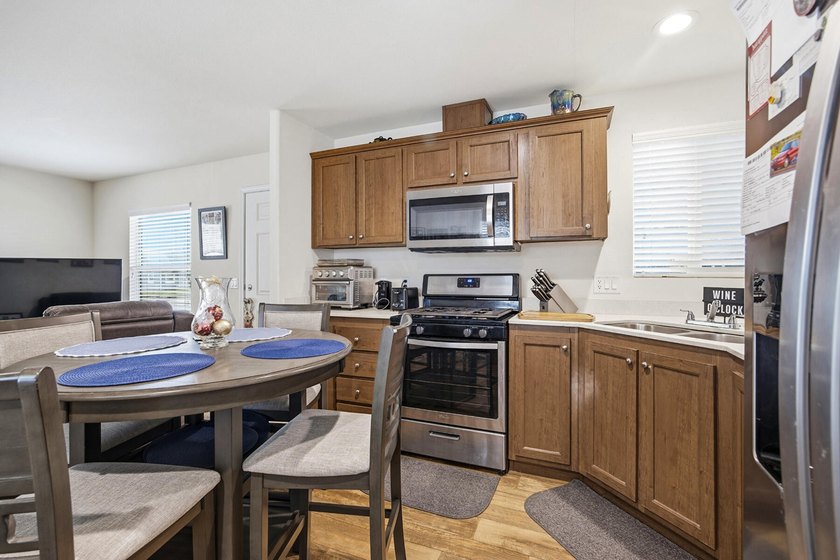 Located in a well-maintained 55+ senior community in Tulare - photo 12