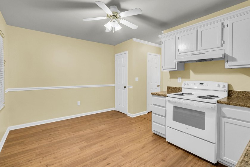 Welcome to your dream home! This beautifully renovated - photo 5