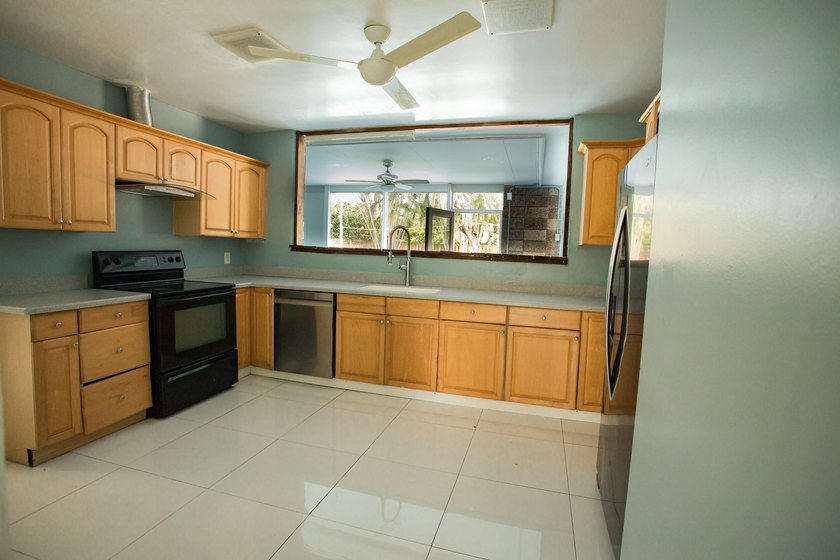 Income Producing Property. This stunning 6-bedroom, 3-bathroom - photo 45
