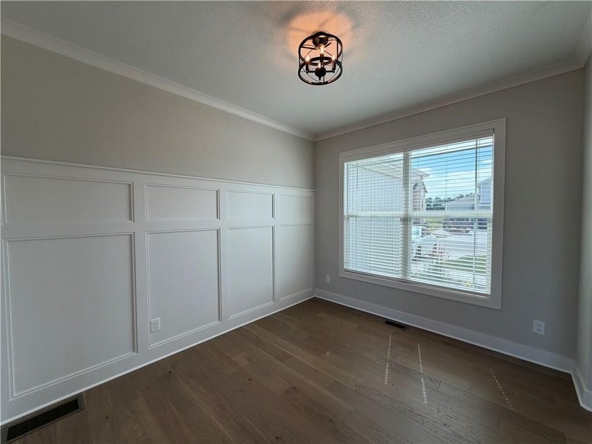 Camden Model Now Available with ADDED Main floor hardwoods! - photo 10