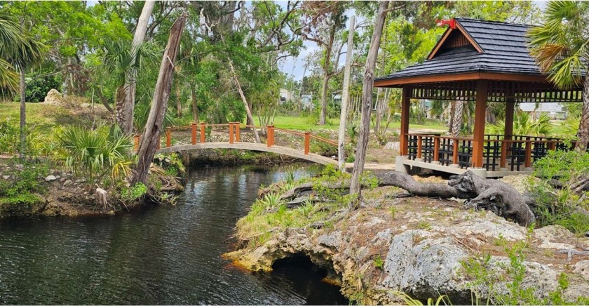 Luxury living on the water! This elaborate, custom 4 bedroom, 3 - photo 5