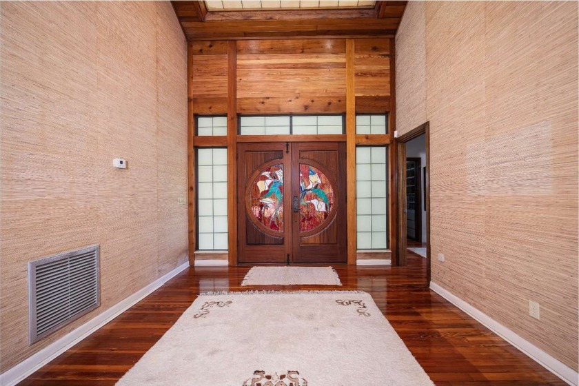 Luxury living on the water! This elaborate, custom 4 bedroom, 3 - photo 8