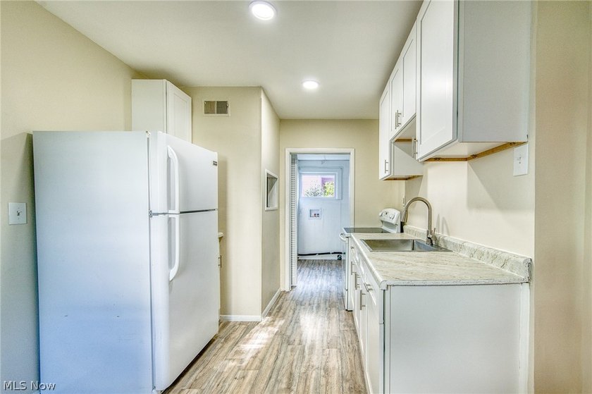 Move-in ready. Fresh updates. Prime location. This one feels - photo 9