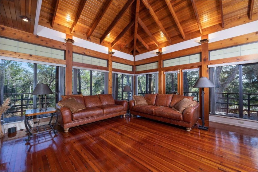 Luxury living on the water! This elaborate, custom 4 bedroom, 3 - photo 9
